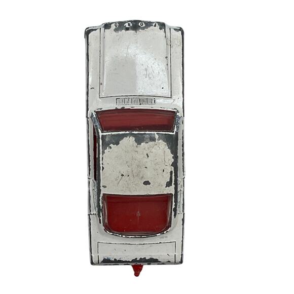 Vintage Matchbox Lesney Ford Mustang No. 8 Diecast Model Car White 1960s - Picture 6 of 10